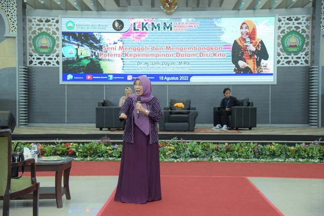 Pakar Kepribadian LED Indonesia, Dr Hj Umi Dayati MPd. Foto: dok FEB Unisma