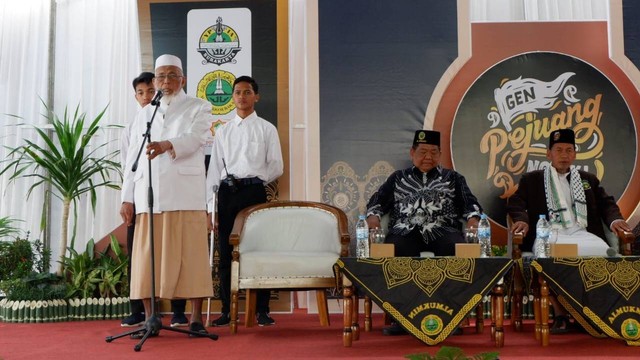 Pendiri Ponpes Al Mukmin, Ngruki, Sukoharjo, Jawa Tengah, Ustaz Abu Bakar Ba'asyir di acara Setengah Abad Khidmat Pondok Ngruki untuk Negeri, Sabtu (20/8/2022). Foto: Arfiansyah Panji Purnandaru/kumparan