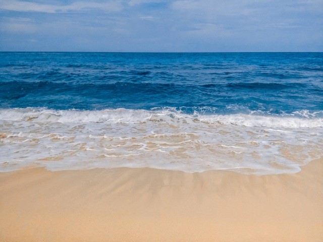 Pantai di Bengkulu/ Foto hanya ilustrasi bukan tempat sebenarnya, ttps://unsplash.com/@kaylin_