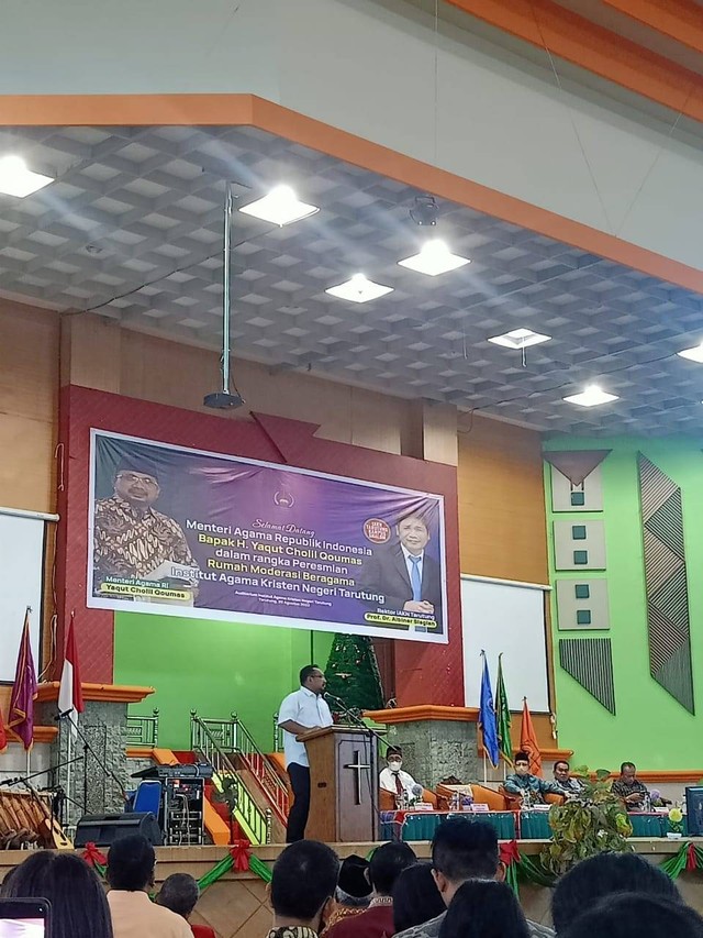Menteri Agama Yaqut Cholil Quomas di IAKN Tarutung. Foto: Mei Lastri Butarbutar.