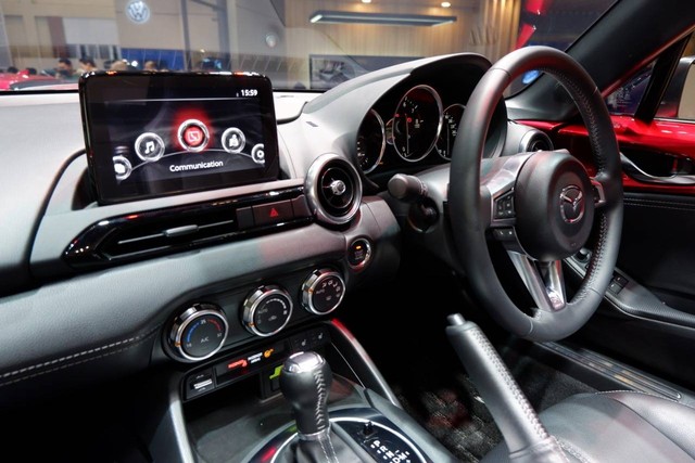 Desain interior, kabin dan dashboard Mazda MX-5 di GIIAS 2022. Foto: Aditya Pratama Niagara/kumparan