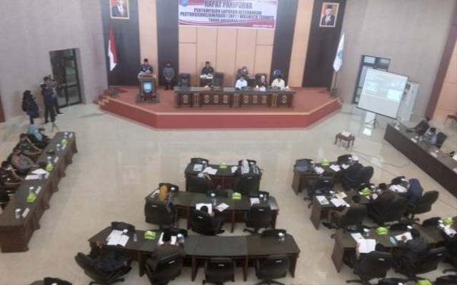 Suasana rapat paripurna pengesahan dokumen KUA-PPAS APBD Perubahan 2022 dan APBD Induk 2023 di DPRD Kota Ternate, Maluku Utara. Dok: Humas Pemkot Ternate