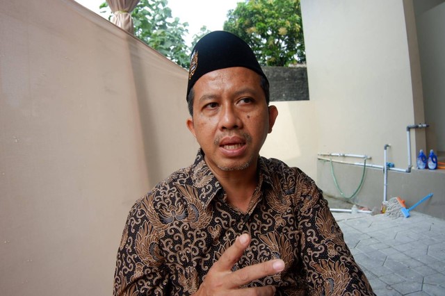 Dr Muhammad Wildan, Dekan Fakultas Adab dan Ilmu Budaya UIN Sunan Kalijaga Yogyakarta pernah nyantri di Ponpes Ngruki tahun 1983 hingga tahun 1989. Foto: Arfiansyah Panji/kumparan