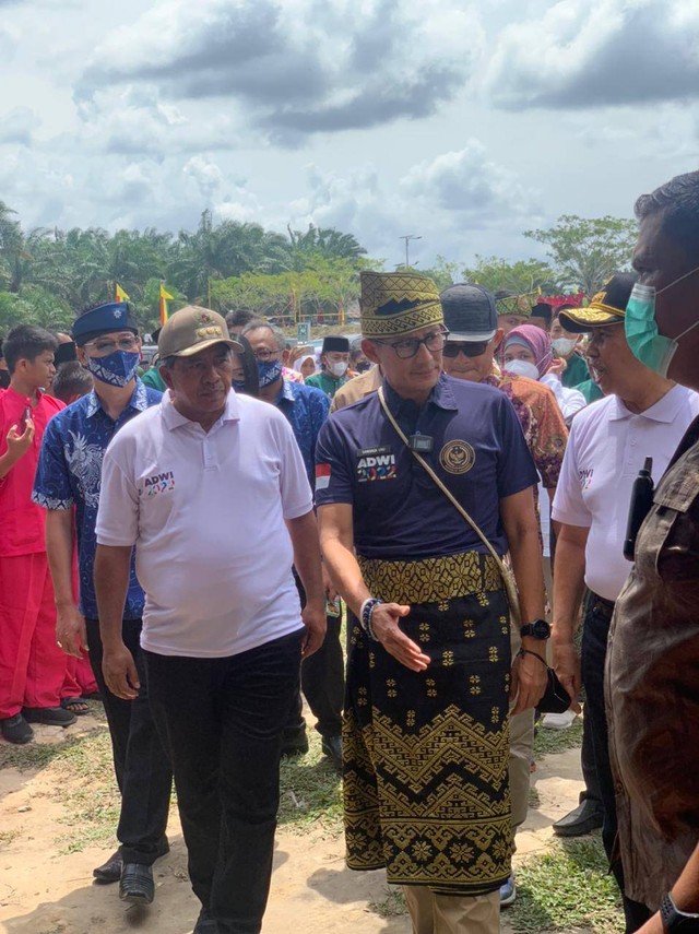 Menparekraf Sandiaga Uno sambangi Desa Dayun di Kabupaten Siak, Riau. Foto: Dok. Istimewa