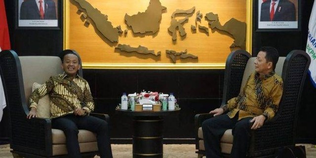 Pj Gubernur Aceh, Achmad Marzuki saat bertemu dengan Menteri Investasi/Kepala Badan Koordinasi Penanaman Modal (BKPM), Bahlil Lahadalia di Jakarta. Foto: Humas BPPA