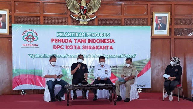 Diskusi dalam rangka pelantikan Pengurus DPC Pemuda Tani Indonesia (PTI) Solo di Balai Kota Solo, Senin (22/08/2022). FOTO: Fernando Fitusia