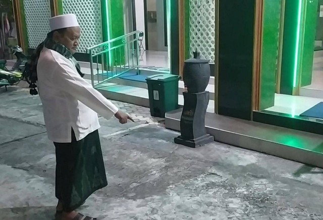 Viral Pencurian Motor dan Kotak Amal di Masjid As Syuhada Jombang