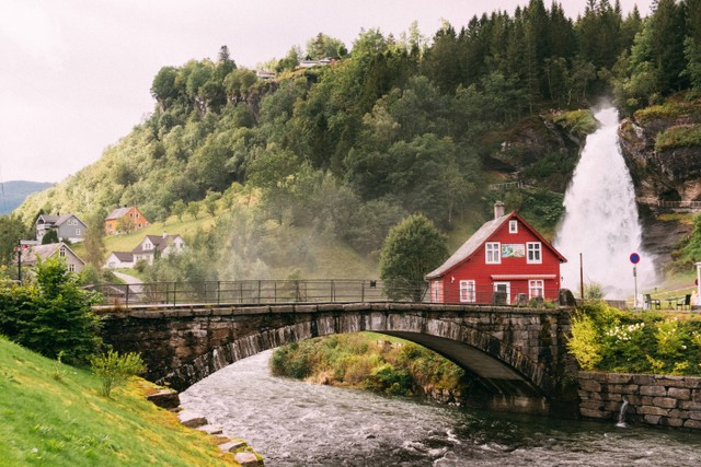 Norwey on persiapan travel ke Eropa, Photo by Tobias Tullius /Unsplash