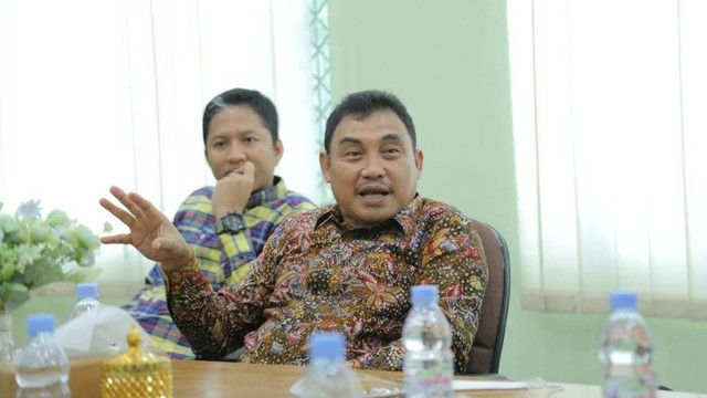 Direktur Utama LPDB-KUMKM Supomo saat kunjungan kerja ke Kantor Pusat KKMC di Rumbai, Pekanbaru, Riau, Selasa (23/8/2022). Foto: Dok. LPDB-KUMKM