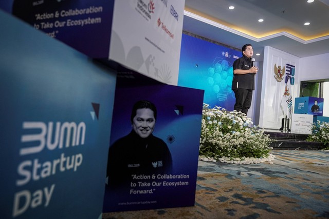 Menteri BUMN Erick Thohir menyampaikan kata sambutan pada Peluncuran BUMN Startup Day 2022 di Kementerian BUMN, Jakarta, Selasa (23/8/2022). Foto: Dhemas Reviyanto/ANTARA FOTO