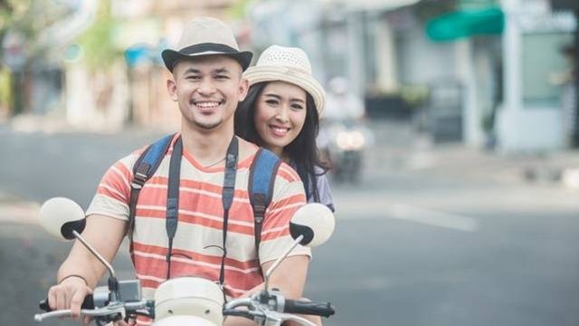 Ilustrasi pasangan sesama Sagitarius. Foto: Shutterstock