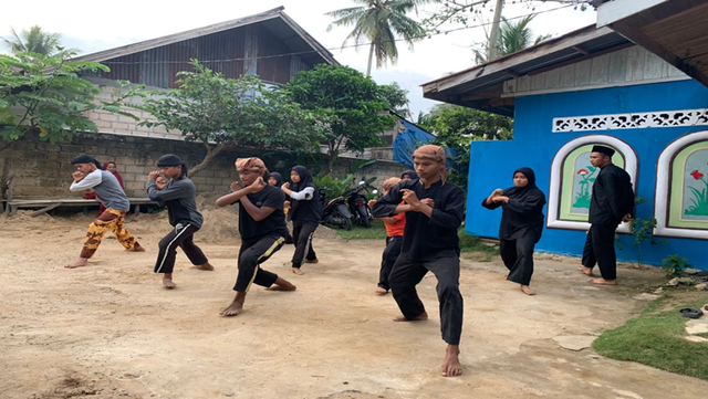 Pelatihan Silat Tradisional asal Minangkabau di Sanggar Harimau Lintau. Foto: Muhammad Fiqri Ichsan