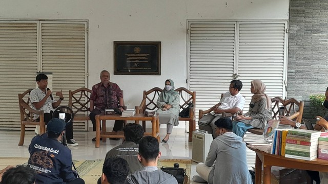 Diskusi terkait penanganan klitih di Yogyakarta yang diadakan Badan Eksekutif Mahasiswa (BEM) UGM, Selasa (23/8). Foto: Widi Erha Pradana