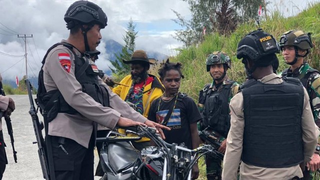 Razia penyekatan KKB di Papua. (Foto Humas Polda Papua)