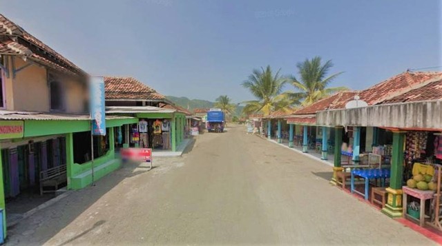 tempat makan dekat pantai parangtritis. sumber foto : google street view.