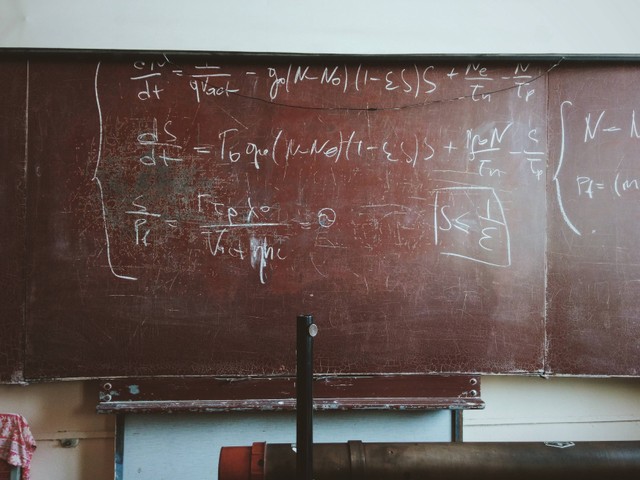 Ilustrasi Contoh Soal Hukum Gauss pada Pelajaran Fisika (Foto: Roman Mager | Unsplash.com)
