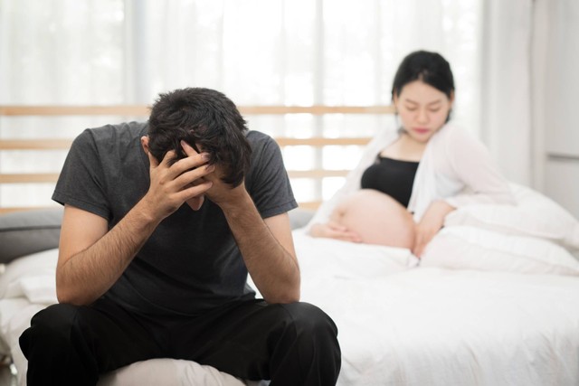 Penyebab Hubungan Suami Istri Naik Turun saat Masa Kehamilan. Foto: eggeegg/Shutterstock