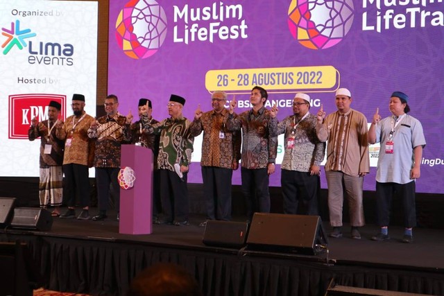 Serunya Melihat Berbagai Produk dan Industri Halal di Muslim Life Fest 2022 (461291)