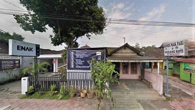 rekomendasi tempat makan siang di salatiga untuk keluarga. sumber foto : google street view.