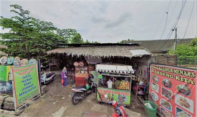 kuliner malam di kudus. sumber foto : google street view.