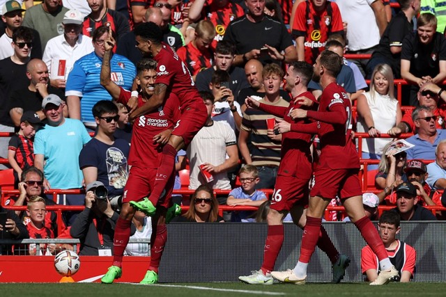 Selebrasi pemain Liverpool usai mencetak gol ke gawang AFC Bournemouth pada pertandingan lanjutan Liga Inggris di Anfield, Liverpool, Inggris. Foto: Phil Noble/REUTERS