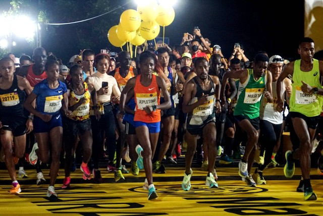 Maybank Marathon 2022 kategori Full Marathon, di Bali, Minggu (28/8/2022) dini hari. Foto: Iqbal Firdaus/kumparan