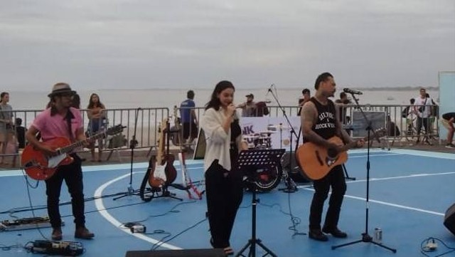 Jerinx dan Nora saat tampil di acara BNNP Bali di Kuta - KAD