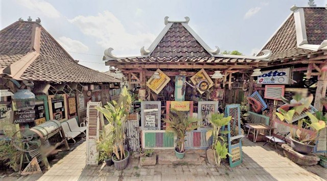 tempat hangout asik di jogja malam hari. sumber foto : google street view.