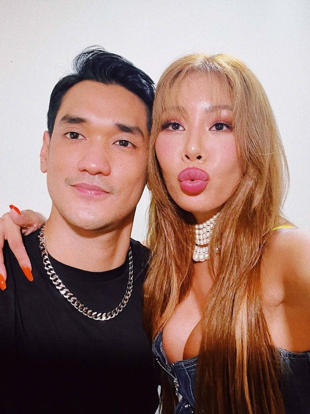 Afgan bersama rapper Korea Selatan, Jessi.  
 Foto: Instagram.com/afgan__