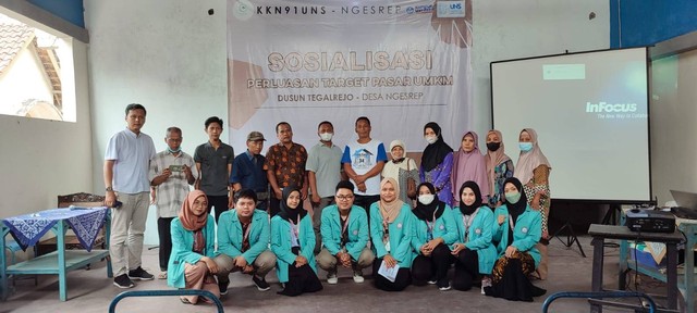 KKN 91 UNS bersama warga dan pemateri di acara sosialisasi / Dokumentasi Pribadi