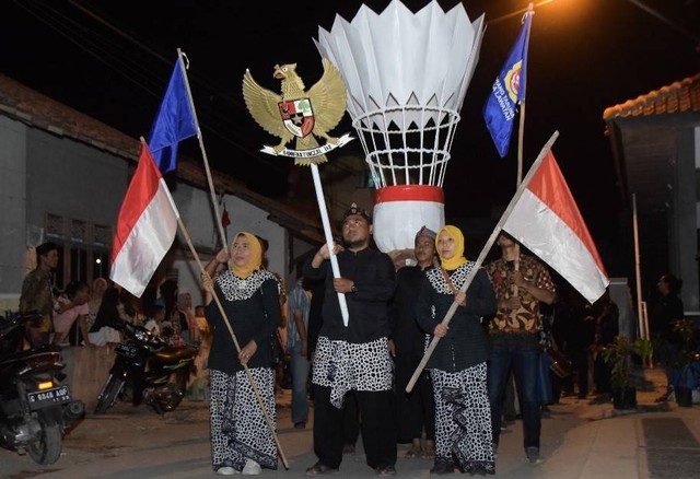 Festival Shuttelcock digelar di Desa Lawatan, Kecamatan Dukuhturi, Kabupaten Tegal Senin malam (29/8/2022).