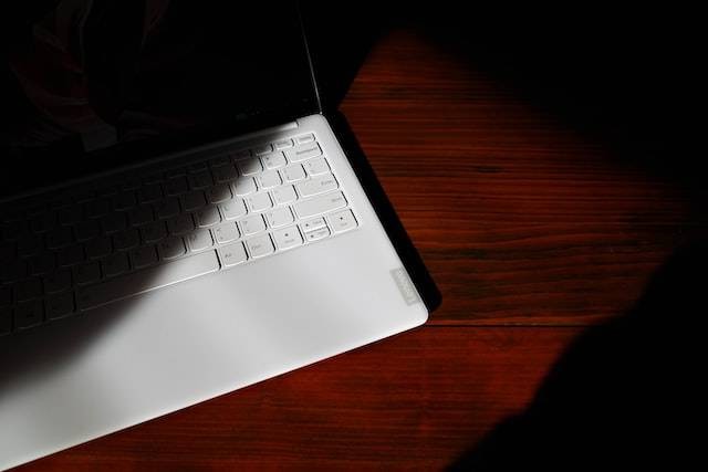 Ilustrasi cara membuka BIOS di Lenovo Ideapad 330. Foto: unsplash.com/realkina