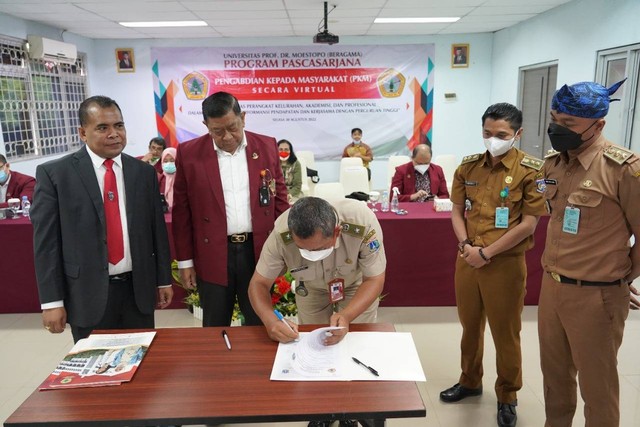 PPs Universitas Moestopo Beri Bantuan pada 3 Kelurahan / Foto: Dok UPDM (B)