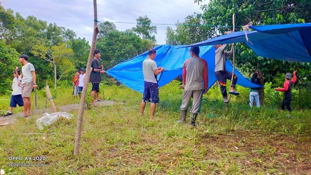 Tenda darurat pengungsi gempa di Desa Simalegi Kecamatan Siberut Barat, Mentawai. Dokumentasi BPBD Kepulauan Mentawai.