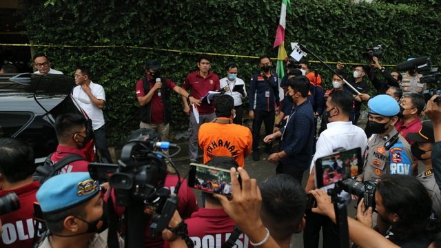 Suasana rekonstruksi di rumah dinas Ferdy Sambo, di Kompleks Polri Duren Tiga, Jakarta Selatan, Selasa (30/8/2022). Foto: Aditia Noviansyah/kumparan