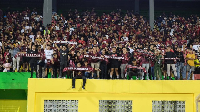 Animo suporter PSM Makassar cukup tinggi untuk menonton langsung aksi klub kesayangan mereka di Stadion Gelora BJ Habibie Parepare. Foto: Dok. Istimewa 