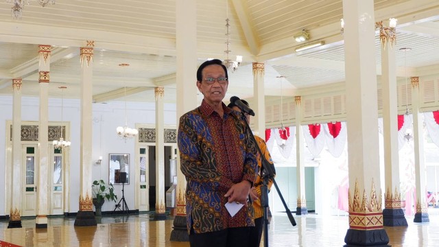 Gubernur DIY Sri Sultan Hamengku Buwono X atau Sultan HB X menggelar Sapa Aruh memperingati 1 dasawarsa Undang-Undang Keistimewaan (UUK) DIY di Bangsal Kepatihan Pemda DIY, Rabu (31/8/2022). Foto: Arfiansyah Panji Purnandaru/kumparan