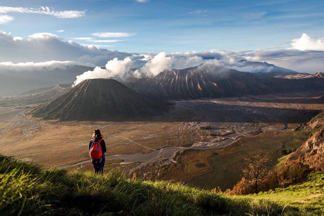 Panorama indahnya Gunung Bromo. Foto: Nitish Waila/Shutterstock