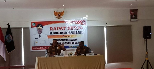 Pj Bupati Kabupaten Sorong Minta Pemprov Perhatikan Ruas Jalan Nasional