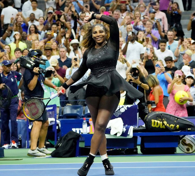 Serena Williams saat melawan Danka Kovinic dari Montenegro selama pertandingan putaran pertama tunggal putri US Open di USTA Billie Jean King National Tennis Center di New York.  Foto: Robert Deutsch/REUTERS