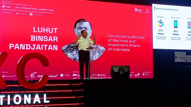 Menko Marves Luhut Binsar Pandjaitan saat membuka hari kedua NXC International Summit 2022 di Hotel Merusaka, Nusa Dua,  Bali, Kamis (1/9/2022). Foto: Sinar Utami/kumparan