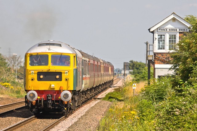 Ilustrasi stasiun kereta api paling sunyi di dunia. Foto: Kev Gregory/Shutterstock