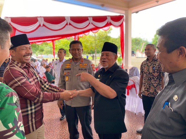 Gubernur Maluku Utara dan Ketua DPRD saat di Kantor Polda di Sofifi. Foto: Samsul/cermat