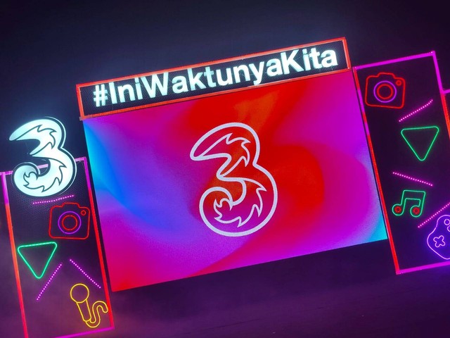 Logo Tri dalam peluncuran kampanye #IniWaktunyaKita Foto: Aditya Panji/kumparan