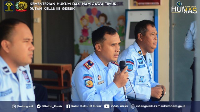 Sosialisasi Kebersihan Kamar Hunian Oleh Karutan Gresik. Foto : Dok. Humas Rutan Gresik