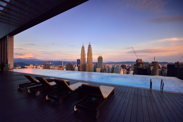 Hotel dengan Infinity Pool di Malaysia, Foto Ini Hanya Ilustrasi dan Bukan Tempat Asli, Foto: Pexels/AzriSuratmin