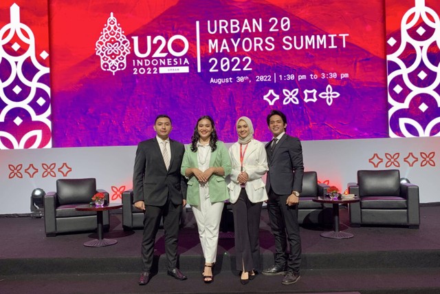Abang None Jakarta Selatan di acara Urban 20 Mayors Summit 2022. Foto: Humas IKANS
