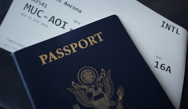 Persyaratan Pembuatan Paspor Dinas, Foto/Unsplash/Nicole Geri