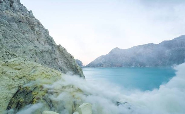 Waktu Terbaik Berkunjung ke Kawah Ijen di Kabupaten Banyuwangi, Foto: Unsplash.