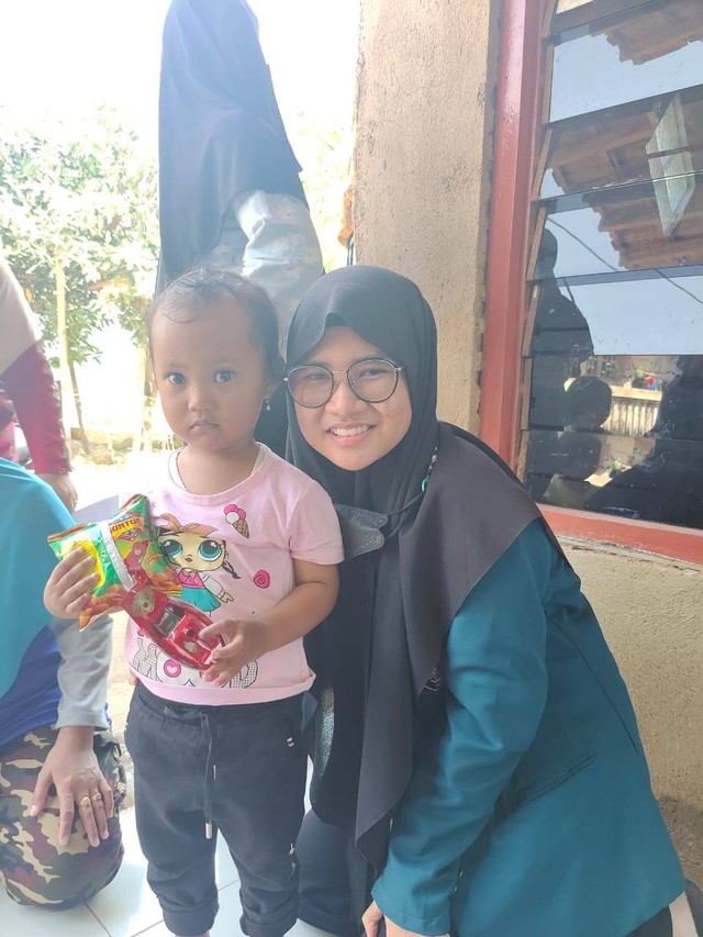 Pelaksanaan BIAN (Bulan Imunisasi Anak Nasional) di Desa Langkap, Kecamatan Kedungwuni, Kabupaten Pekalongan (dokumentasi pribadi)